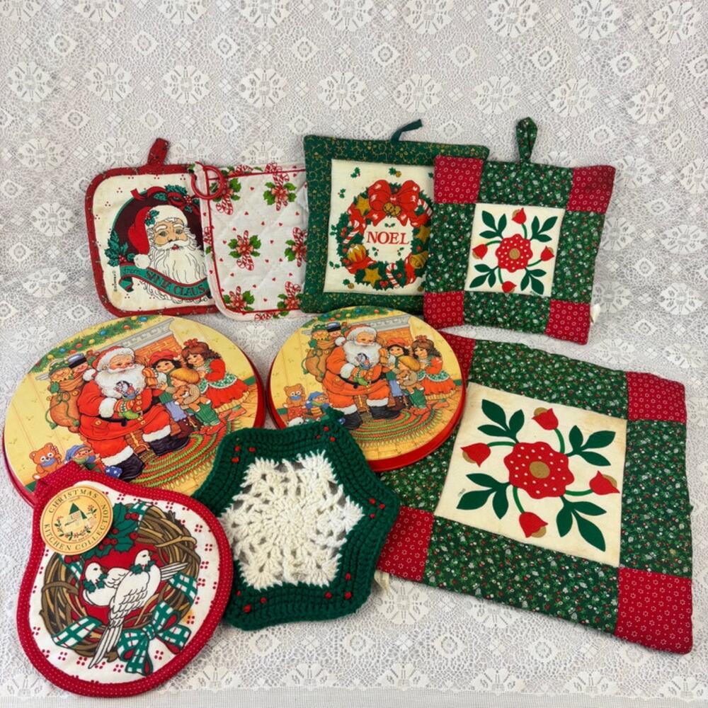 Vintage Christmas Kitchen Lot Santa Pot Holders Quilted Crochet Holiday Decor